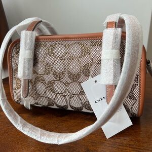 Coach Crystal Swingzip 20